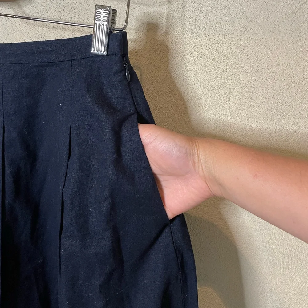 Uniqlo Navy Blue Cotton Linen A-Line Pleated High-Waisted Below the Knee Skirt M